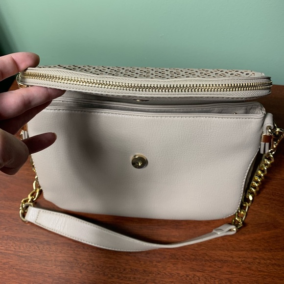 Madison West | Beige Cut Out Faux Leather Tassel Gold Chain Strap - Picture 6 of 10